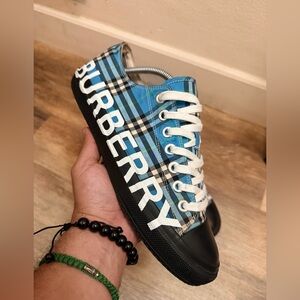 Burberry Men's Larkhall Low Top Blue Azure Sneakers A5722 - 9 (42)